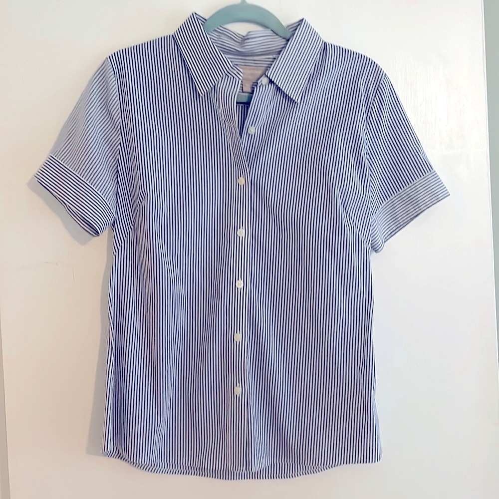 Banana Republic short sleeve button up, striped. Size 10.